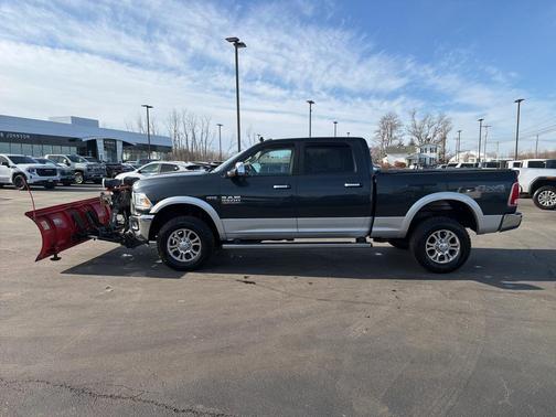 2018 RAM 2500 Laramie Crew Cab 4x4 6'4' Box