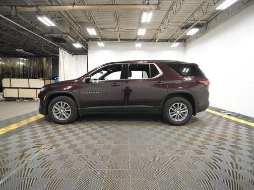 Black Cherry Metallic 2023 Chevrolet Traverse LT Cloth