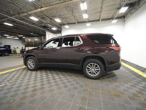 Black Cherry Metallic 2023 Chevrolet Traverse LT Cloth