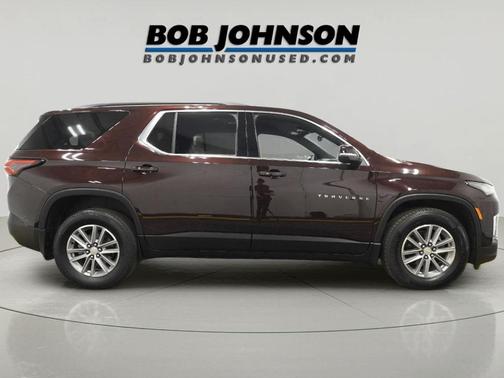 Black Cherry Metallic 2023 Chevrolet Traverse LT Cloth