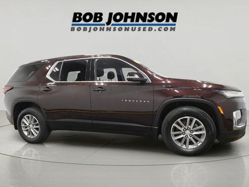 Black Cherry Metallic 2023 Chevrolet Traverse LT Cloth
