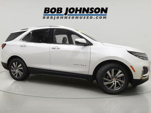 Iridescent Pearl Tricoat 2023 Chevrolet Equinox Premier w/1LZ