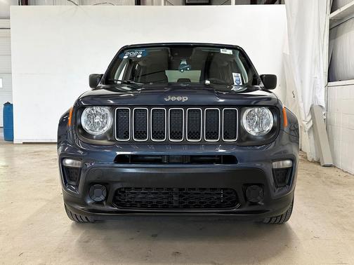 Slate Blue Pearlcoat 2023 Jeep Renegade Latitude