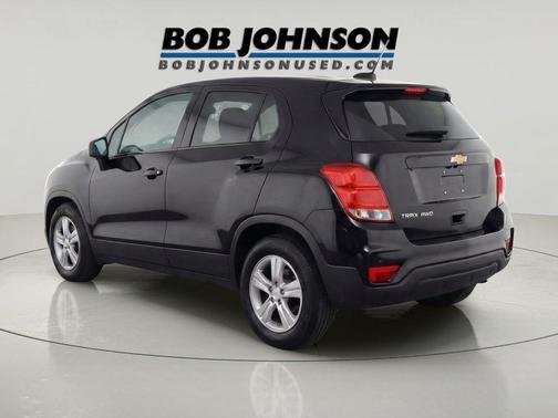 Mosaic Black Metallic 2022 Chevrolet Trax LS