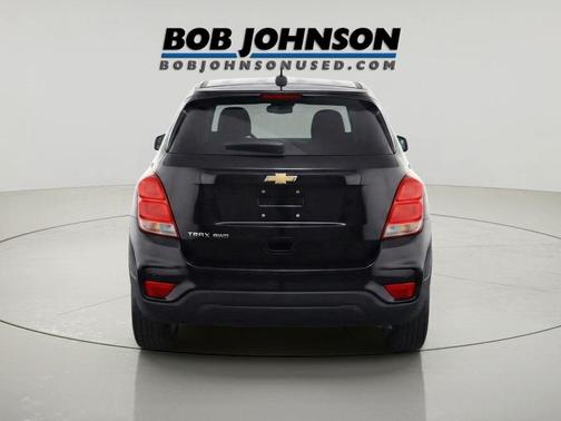 Mosaic Black Metallic 2022 Chevrolet Trax LS