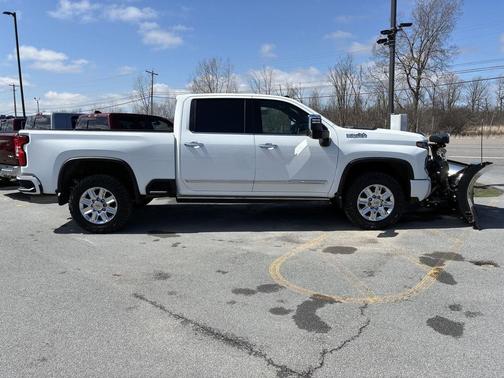 Summit White 2024 Chevrolet Silverado 2500 High Country