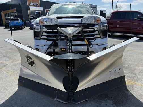 Summit White 2024 Chevrolet Silverado 2500 High Country