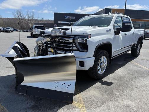 Summit White 2024 Chevrolet Silverado 2500 High Country