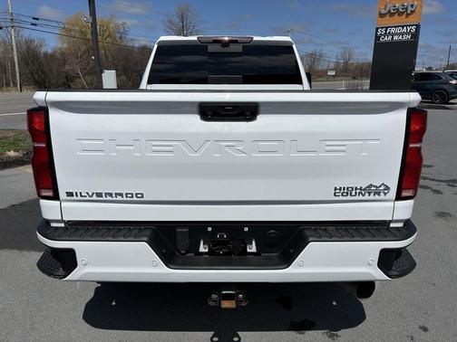 Summit White 2024 Chevrolet Silverado 2500 High Country
