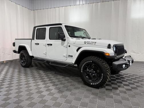 Bright White Clearcoat 2025 Jeep Gladiator Willys