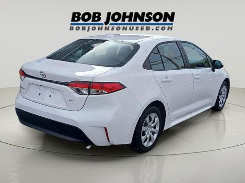 Ice Cap 2025 Toyota Corolla LE