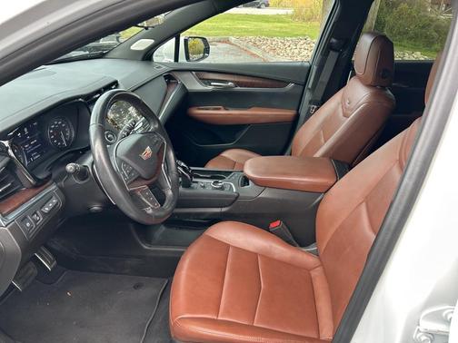 2023 Cadillac XT5 Sport