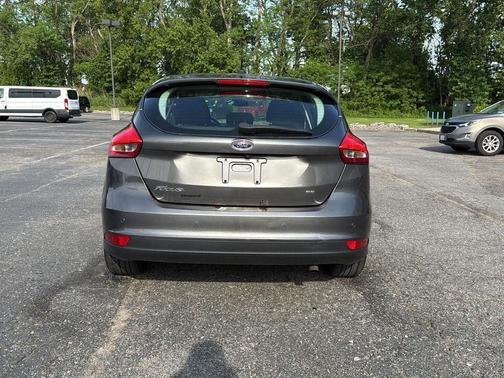 Ruby Red Metallic Tinted Clearcoat 2016 Ford Focus SE