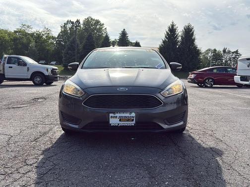 Ruby Red Metallic Tinted Clearcoat 2016 Ford Focus SE