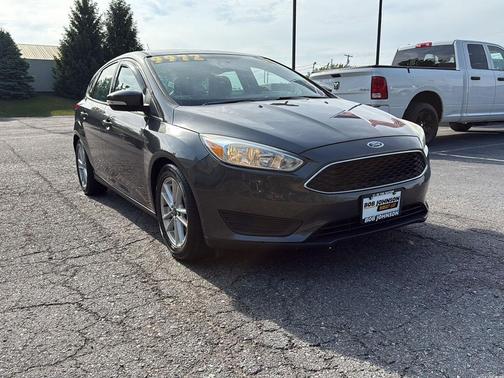 Ruby Red Metallic Tinted Clearcoat 2016 Ford Focus SE
