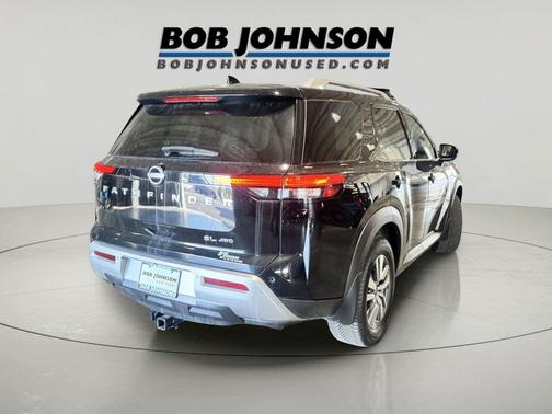 Super Black 2022 Nissan Pathfinder SL 4WD