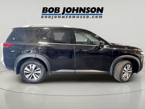 Super Black 2022 Nissan Pathfinder SL 4WD