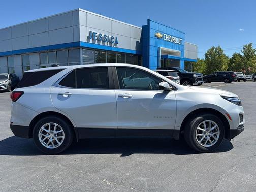Silver Ice Metallic 2022 Chevrolet Equinox 1LT