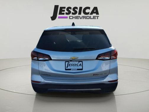 Silver Ice Metallic 2022 Chevrolet Equinox 1LT
