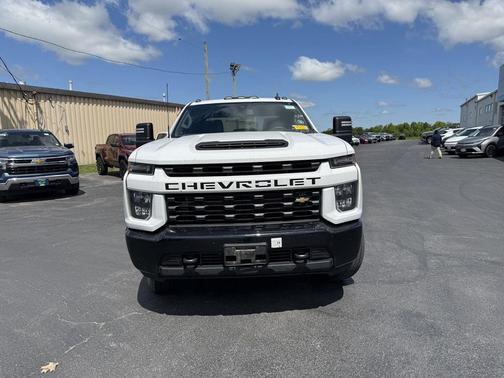Summit White 2022 Chevrolet Silverado 2500 Custom