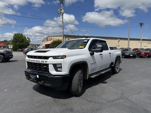 Summit White 2022 Chevrolet Silverado 2500 Custom