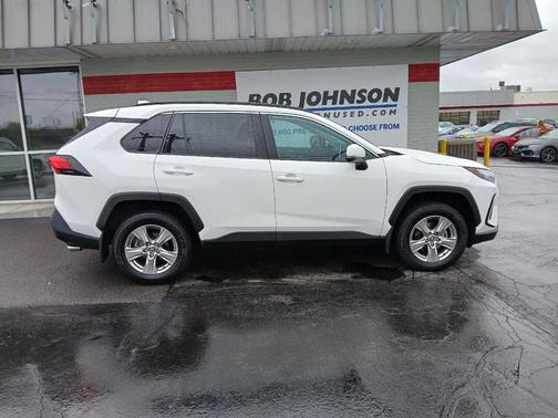 Ice Cap 2023 Toyota RAV4 XLE