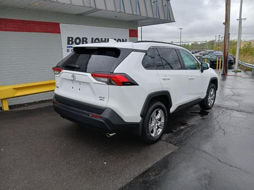 Ice Cap 2023 Toyota RAV4 XLE