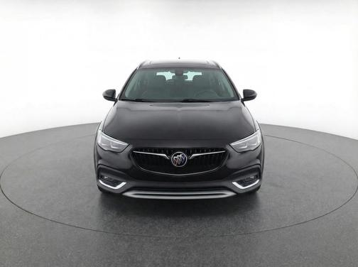 Ebony Twilight Metallic 2018 Buick Regal TourX Preferred