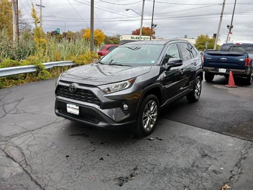 2019 Toyota RAV4 XLE Premium