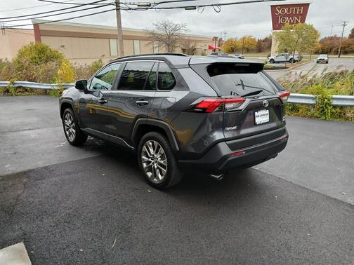 2019 Toyota RAV4 XLE Premium