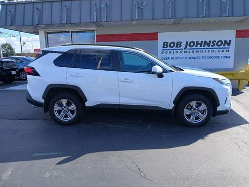 Ice Cap 2023 Toyota RAV4 XLE