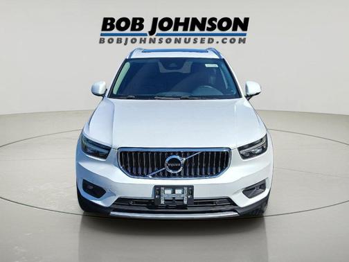 Crystal White Metallic 2020 Volvo XC40 T5 Inscription