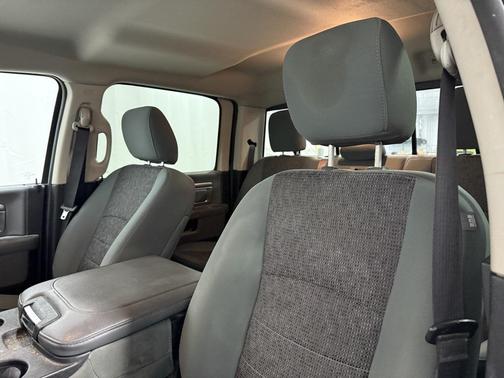 2017 RAM 2500 Big Horn Crew Cab 4x4 6'4' Box