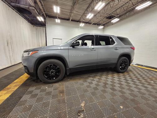 Satin Steel Metallic 2021 Chevrolet Traverse LS