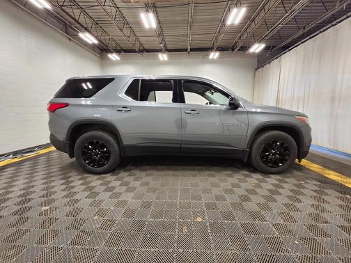 Satin Steel Metallic 2021 Chevrolet Traverse LS