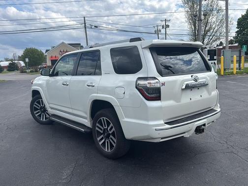 Blizzard Pearl 2020 Toyota 4Runner Limited