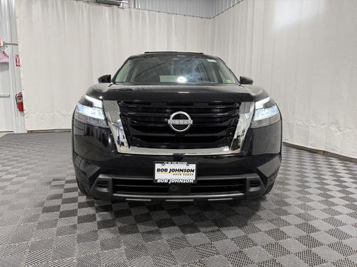 Super Black 2022 Nissan Pathfinder SV 4WD