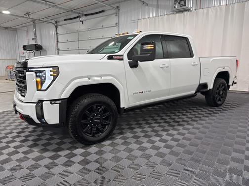 2024 GMC Sierra 2500 AT4