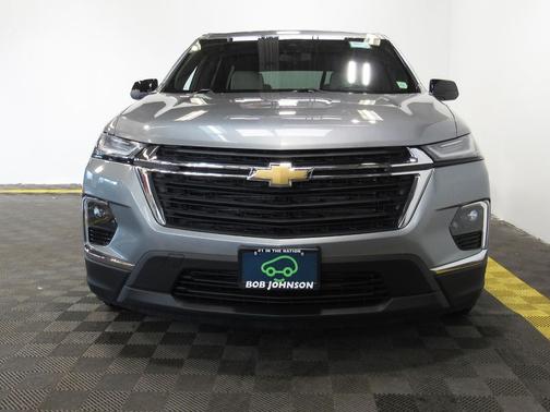 Sterling Gray Metallic 2023 Chevrolet Traverse LS