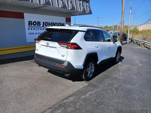 Ice Cap 2025 Toyota RAV4 XLE