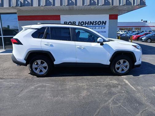 Ice Cap 2025 Toyota RAV4 XLE