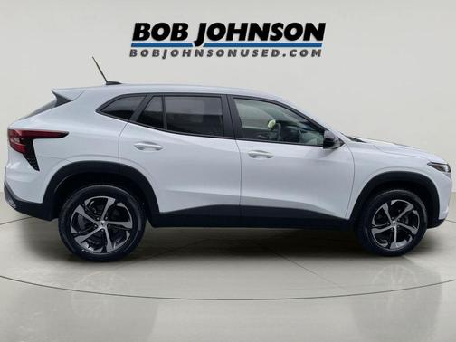 Summit White 2024 Chevrolet Trax FWD 1RS