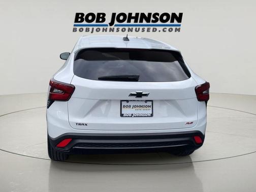 Summit White 2024 Chevrolet Trax FWD 1RS