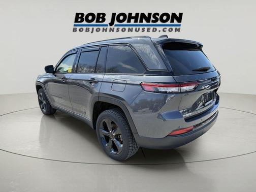 Baltic Gray Metallic Clearcoat 2024 Jeep Grand Cherokee Limited