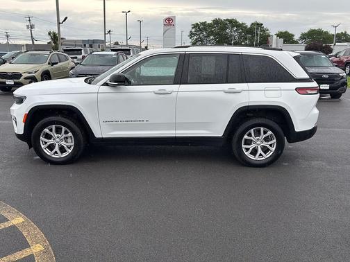 Bright White Clearcoat 2022 Jeep Grand Cherokee Limited