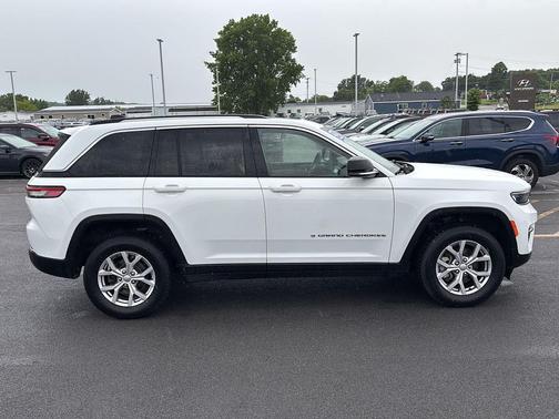 Bright White Clearcoat 2022 Jeep Grand Cherokee Limited