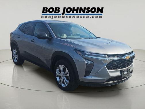 Sterling Gray Metallic 2024 Chevrolet Trax LS