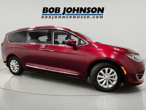 Velvet Red Pearlcoat 2018 Chrysler Pacifica Touring Plus
