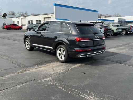 Night Black 2021 Audi Q7 45 Premium
