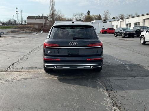Night Black 2021 Audi Q7 45 Premium
